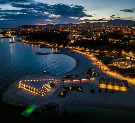 Znjan Beachfront Luxury Beautiful New With Garden Jacuzzi And Sauna *