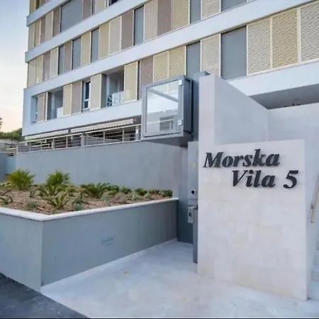 Znjan Beachfront Luxury Beautiful New With Garden Jacuzzi And Sauna 아파트 스플리트