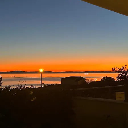 Znjan Beachfront Luxury Beautiful New With Garden Jacuzzi And Sauna 스플리트