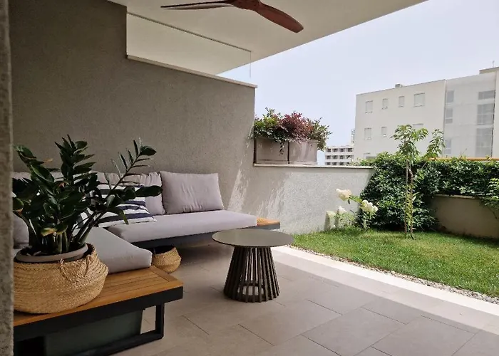 Appartement Znjan Beachfront Luxury Beautiful New With Garden Jacuzzi And Sauna *